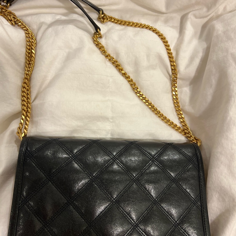 Handbags - Picture 2 of 7